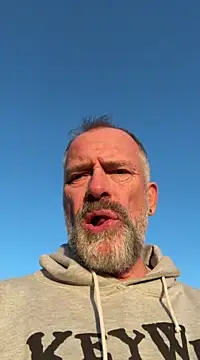 Snapshot of DaddybearVLC chatting on February 2025 04:04:02 PM DaddybearVLC online show from February 2025 04:04:02 PM