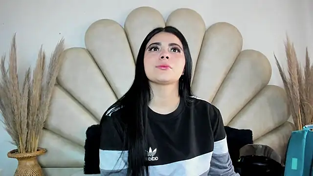 Natasha  Blue online show from November 2025 12:20:01 PM