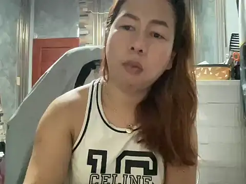 Snapshot of UrLove_Marga chatting on April 2026 09:53:02 PM UrLove Marga online show from April 2026 09:53:02 PM