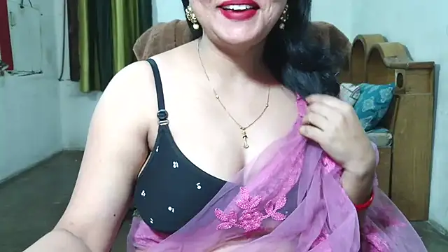 Snapshot of Cute_Mahi22 chatting on October 2025 03:31:02 PM Cute Mahi22 online show from October 2025 03:31:02 PM