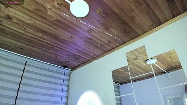 natasha logan  online show from September 2025 04:06:01 AM