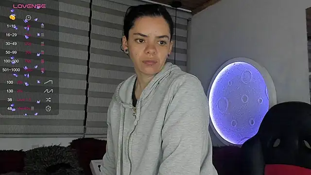 natasha logan  online show from August 2026 04:00:01 AM