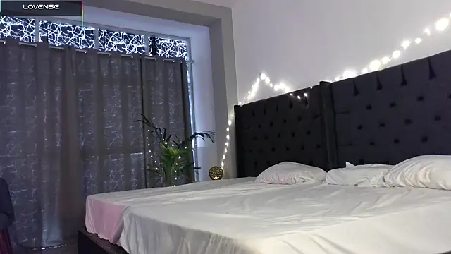 mini kunis online show from January 2026 05:26:01 PM