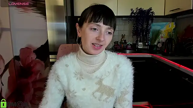 Snapshot of TayanaJons chatting on February 2026 08:21:01 AM TayanaJons online show from February 2026 08:21:01 AM