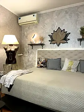 StripBianka online show from December 2025 08:01:02 AM