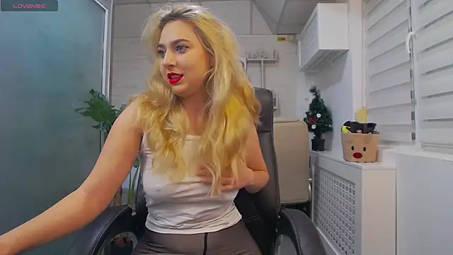 AvaBlue  online show from December 2024 04:08:02 AM