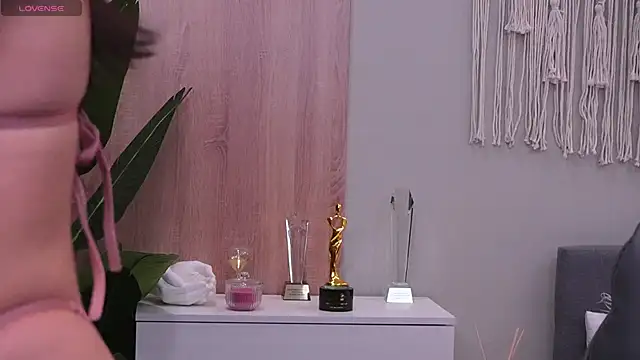 Molly Jons online show from October 2025 01:04:02 AM