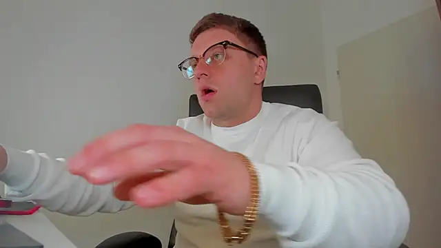 Findom guy online show from March 2025 03:09:01 PM