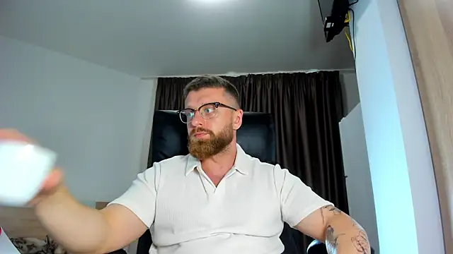 Snapshot of Findom_guy chatting on June 2026 03:14:02 PM Findom guy online show from June 2026 03:14:02 PM