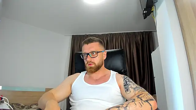 Snapshot of Findom_guy chatting on June 2026 07:23:01 PM Findom guy online show from June 2026 07:23:01 PM