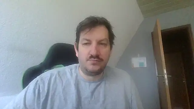 Golffahrer1982 online show from October 2025 10:16:02 AM