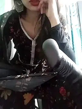 Snapshot of Noor_Darliing chatting on January 2025 03:21:01 PM Noor Darliing online show from January 2025 03:21:01 PM