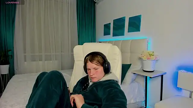 Kathlyn  Heath online show from February 2025 08:13:02 PM