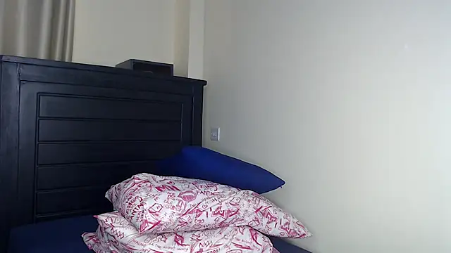 NIKKIE LOVE online show from January 2026 08:16:01 AM