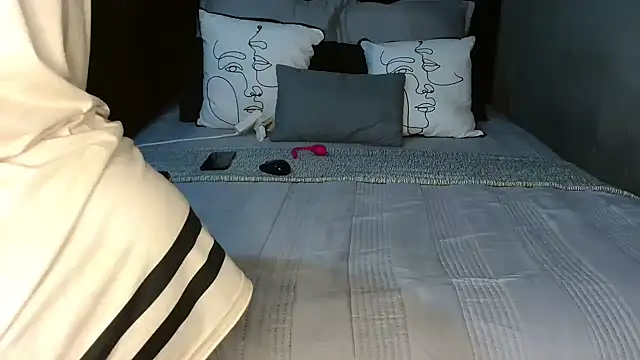 CURVEYDOLLXX online show from November 2025 08:36:02 AM