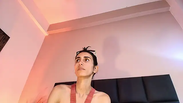 Nina Cavaali online show from September 2025 06:30:01 PM