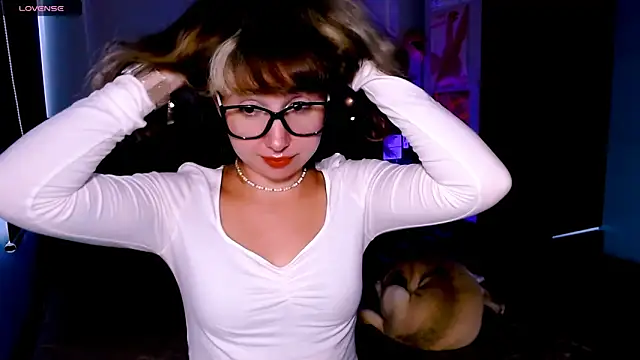 Cosmo Riri online show from September 2025 04:13:02 AM