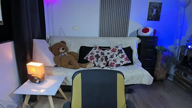 Cuttiealice online show from February 2025 12:41:01 AM