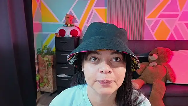 Cuttiealice online show from September 2025 11:57:01 AM