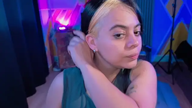 Cuttiealice online show from October 2025 11:07:01 AM