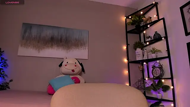 Briana Wells  online show from April 2026 12:32:02 PM