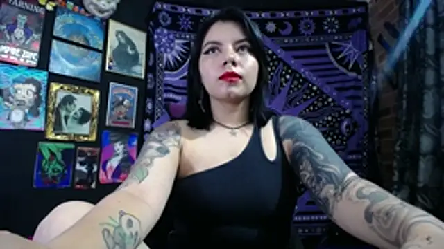 Yourmadame P online show from October 2025 12:22:01 AM