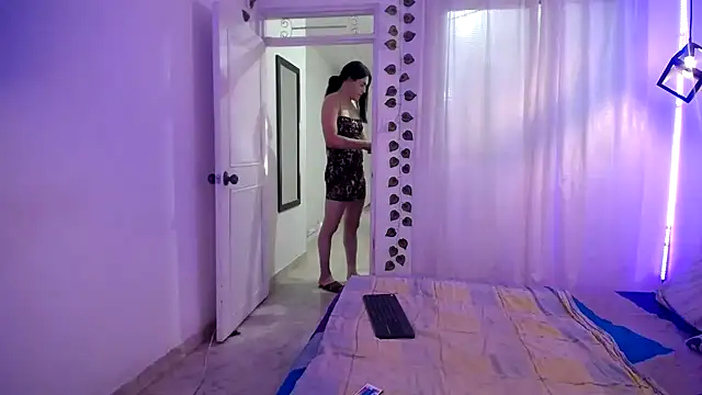 ivonne  hott1 online show from September 2025 06:02:02 PM