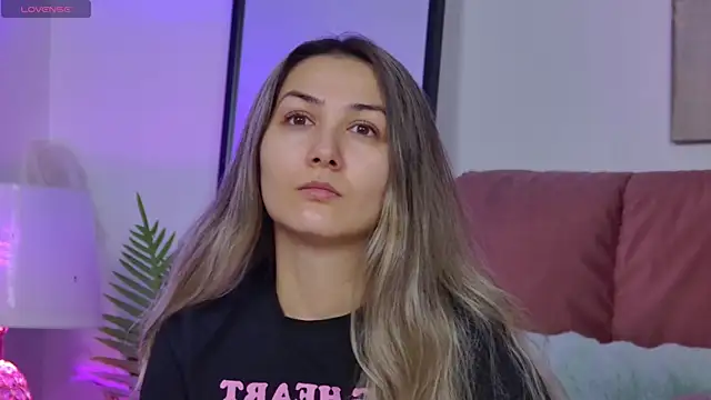 NicolLopeze online show from November 2025 06:23:01 AM