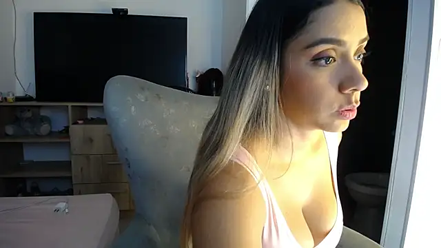 Snapshot of natalie_fox23 chatting on January 2025 04:55:02 PM natalie fox23 online show from January 2025 04:55:02 PM