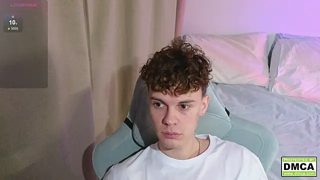 cute thomas online show from December 2025 03:51:02 PM