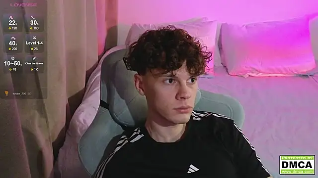 cute thomas online show from March 2026 07:29:01 PM