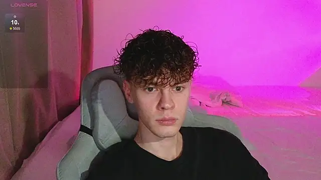 cute thomas online show from March 2026 05:28:01 PM