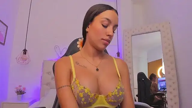 xiomara  cortes online show from March 2025 01:12:01 AM