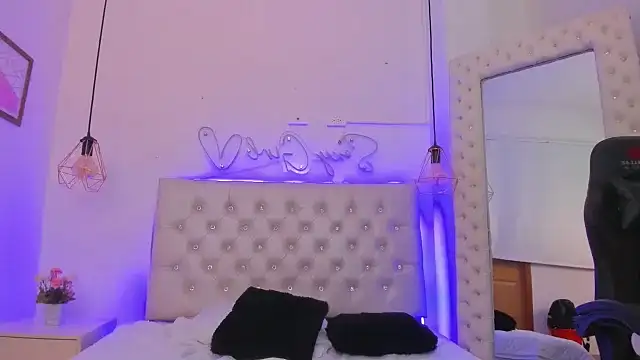 xiomara  cortes online show from March 2025 01:13:01 AM