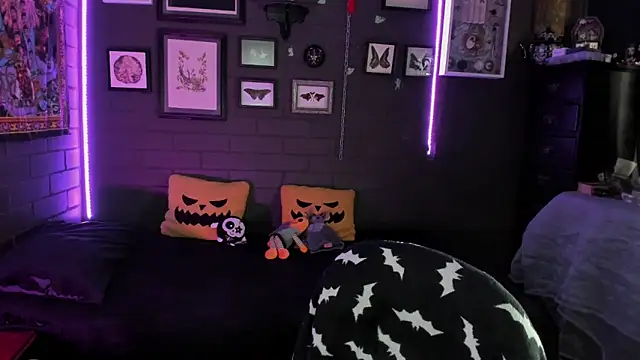 insania 9999  online show from October 2025 05:35:01 PM