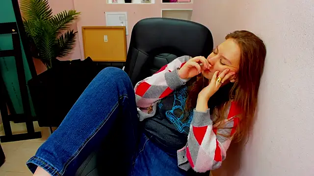 Persephoni online show from September 2025 04:07:02 PM