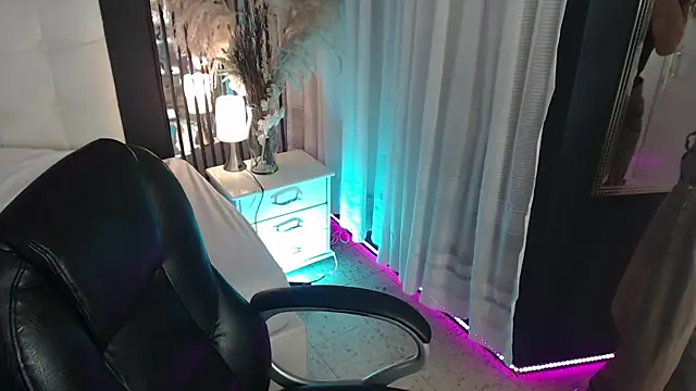 LiaVillalobos online show from April 2026 03:31:02 PM