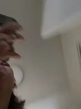 LeaGambit   online show from September 2025 04:43:01 PM