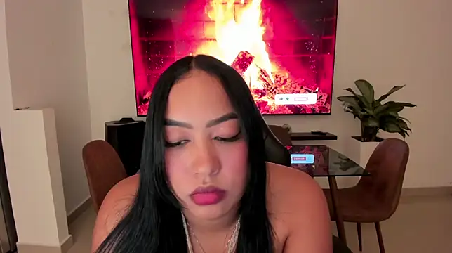 brunetenikole02 online show from February 2026 02:18:01 AM