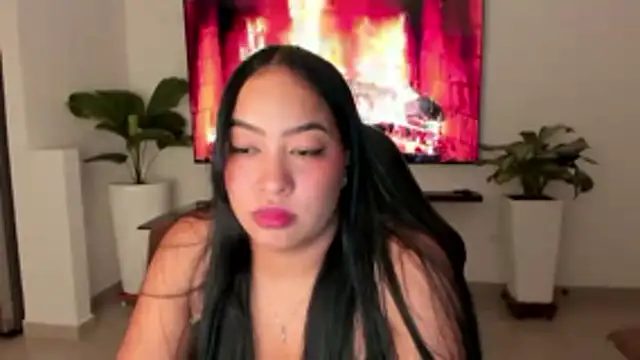 brunetenikole02 online show from May 2026 02:18:01 AM