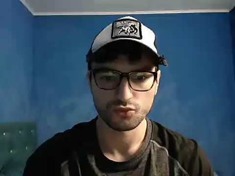 Snapshot of alex_blu chatting on January 2026 07:06:02 PM alex blu online show from January 2026 07:06:02 PM