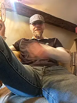 eddouxxx78 online show from April 2026 07:00:01 AM