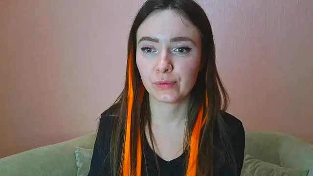    Emily    online show from December 2025 09:00:01 PM