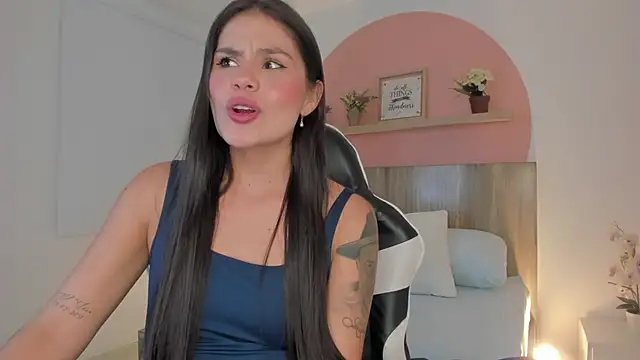 dominique25  online show from October 2025 03:18:01 AM