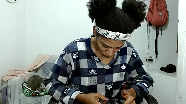 angelamarie1 online show from October 2025 09:00:02 AM