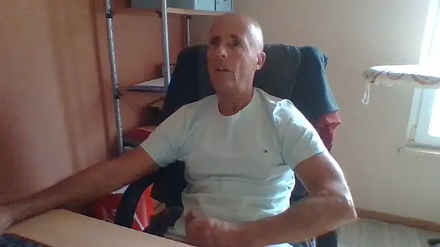 olibrius71 online show from October 2025 02:18:02 PM