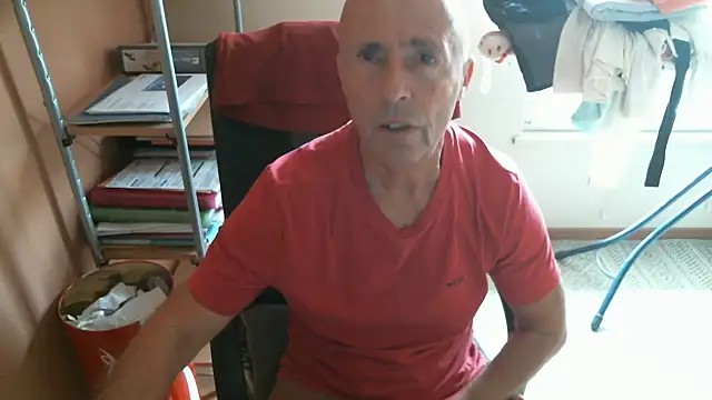 olibrius71 online show from November 2025 10:04:01 AM