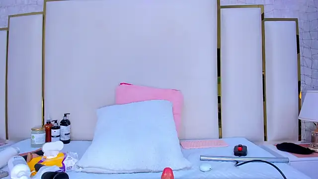 paola rodriguez online show from September 2025 12:06:01 PM