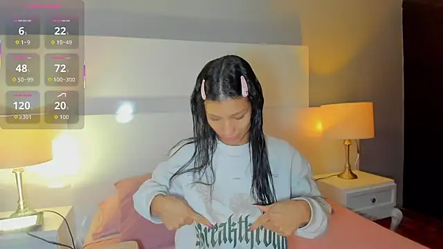 LauraAristizabal online show from November 2025 12:38:02 PM