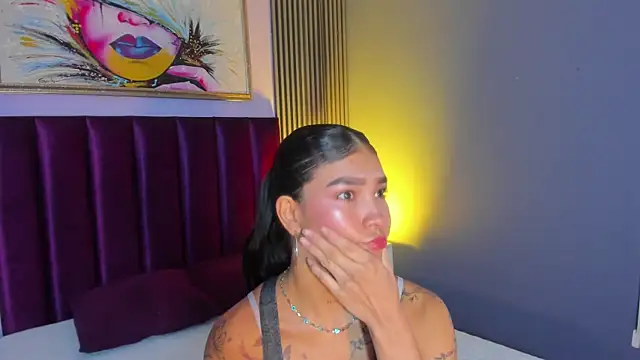 LauraAristizabal online show from April 2026 12:37:01 PM